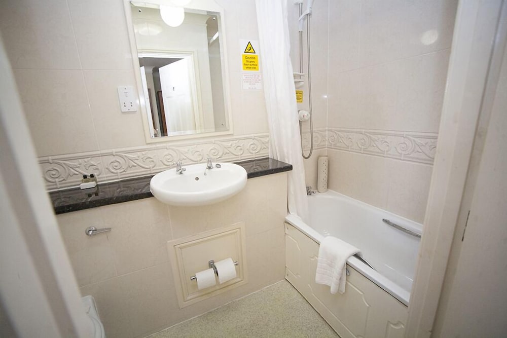 Фото Arnos Manor Hotel