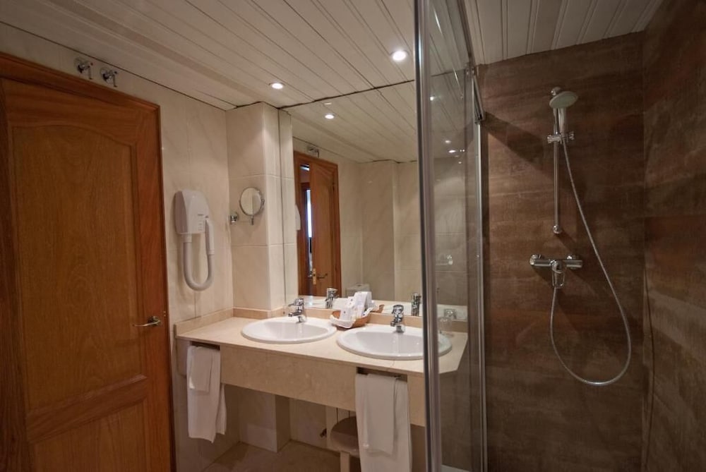 Фото Hotel Hoyuela