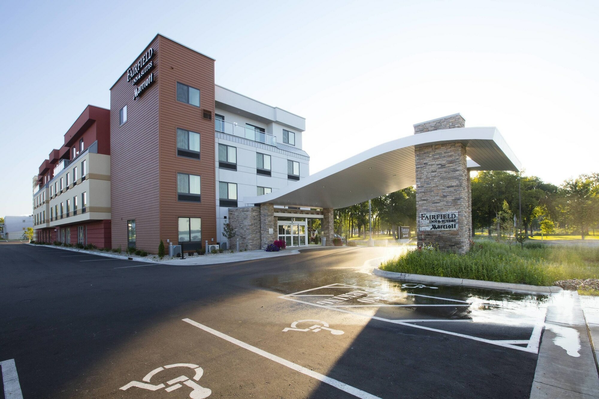 Фото Fairfield Inn & Suites by Marriott Detroit Lakes