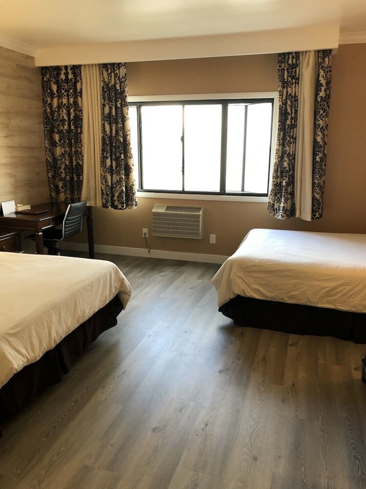 Фото Garden Suite Hotel