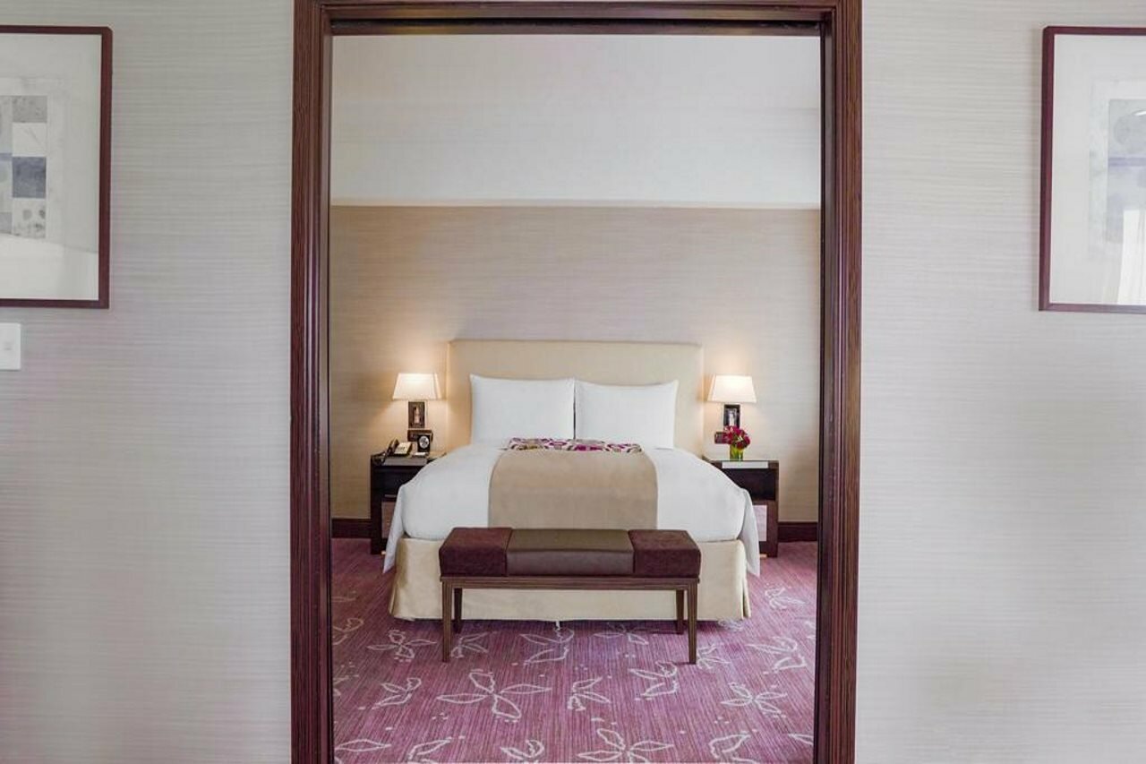 Фото Diamond Hotel Philippines