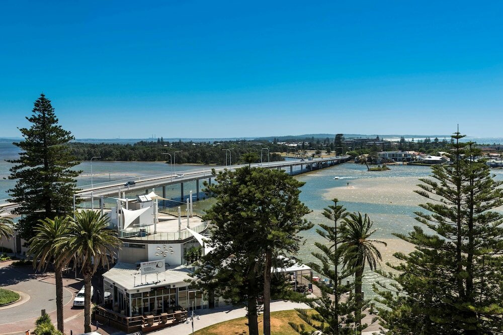 Фото Oaks Waterfront Resort