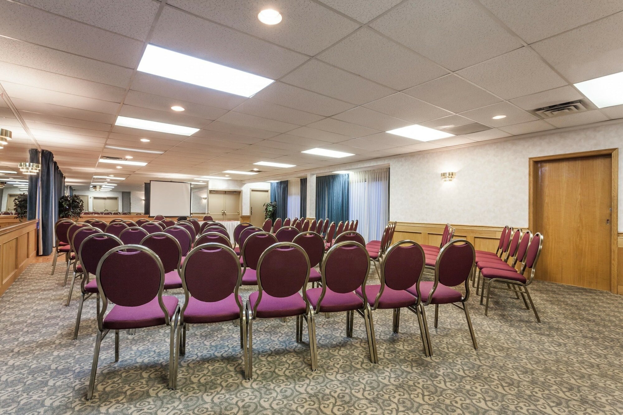 Фото Ramada by Wyndham Coquitlam