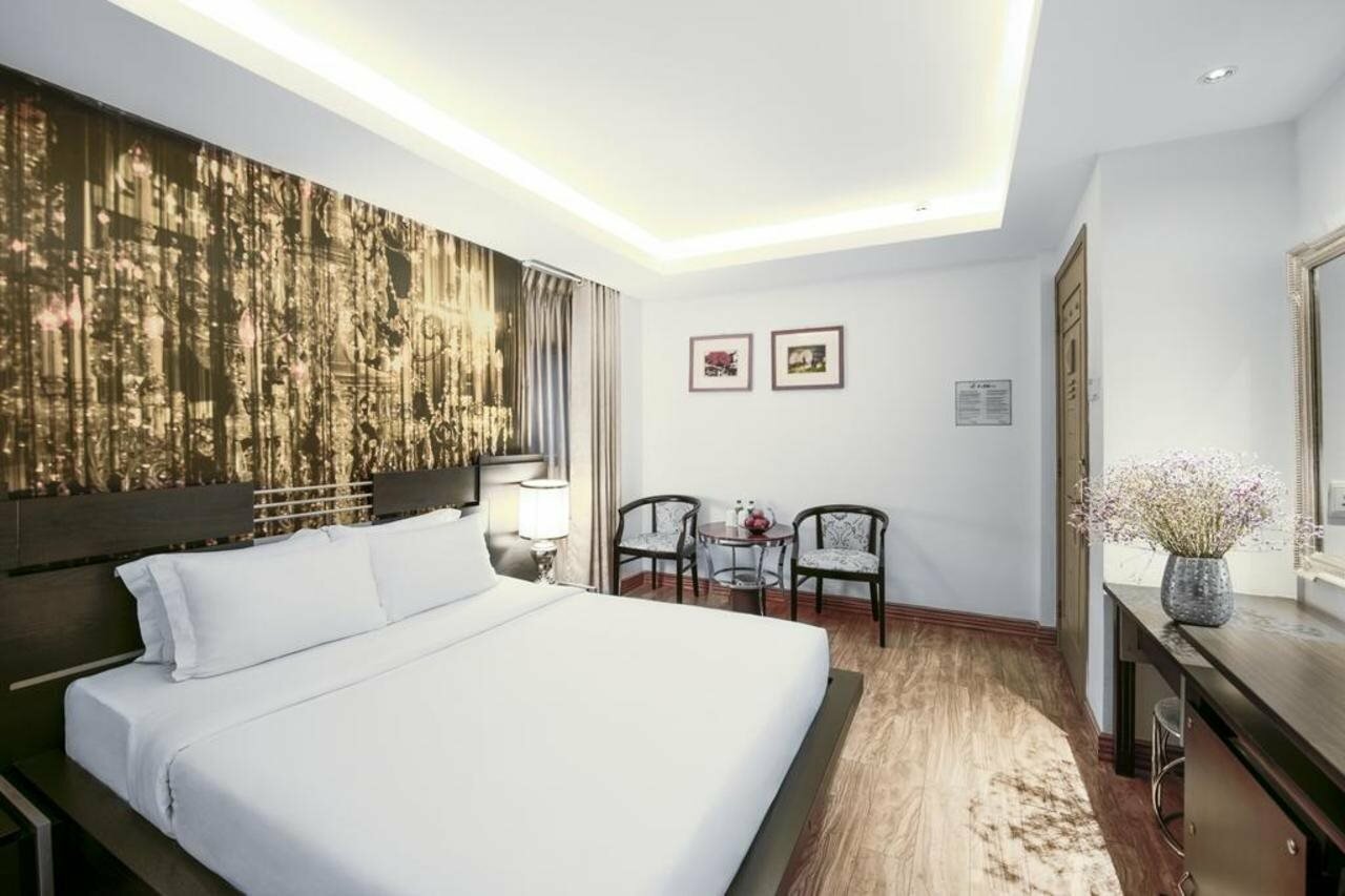 Фото A&em - The Petit Hotel