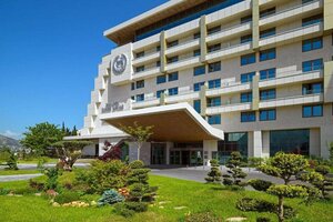 отель Sheraton Grand Tbilisi Metechi Palace