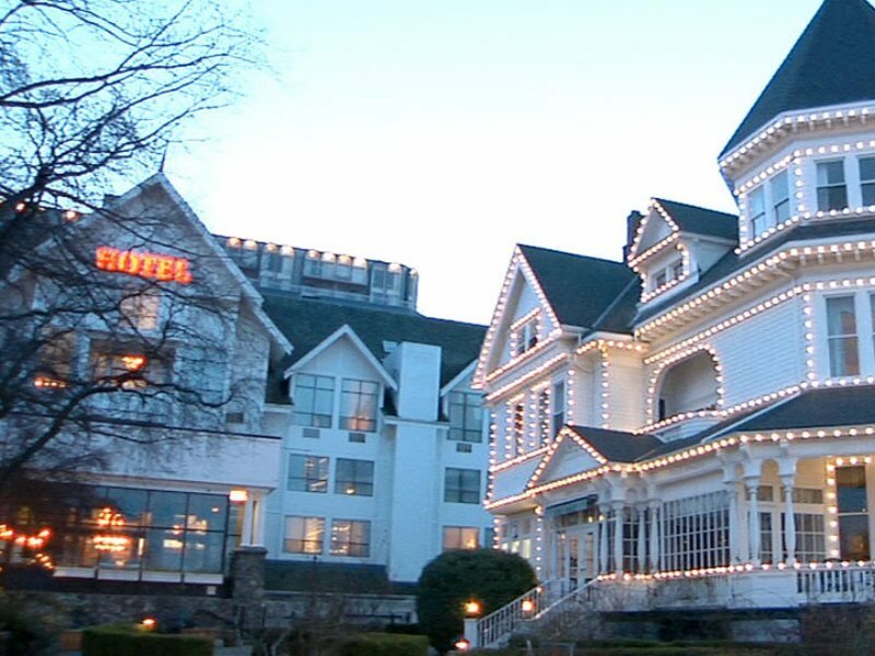 Фото Huntingdon Manor Hotel