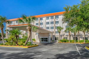 Гостиница Comfort Suites Tallahassee Downtown