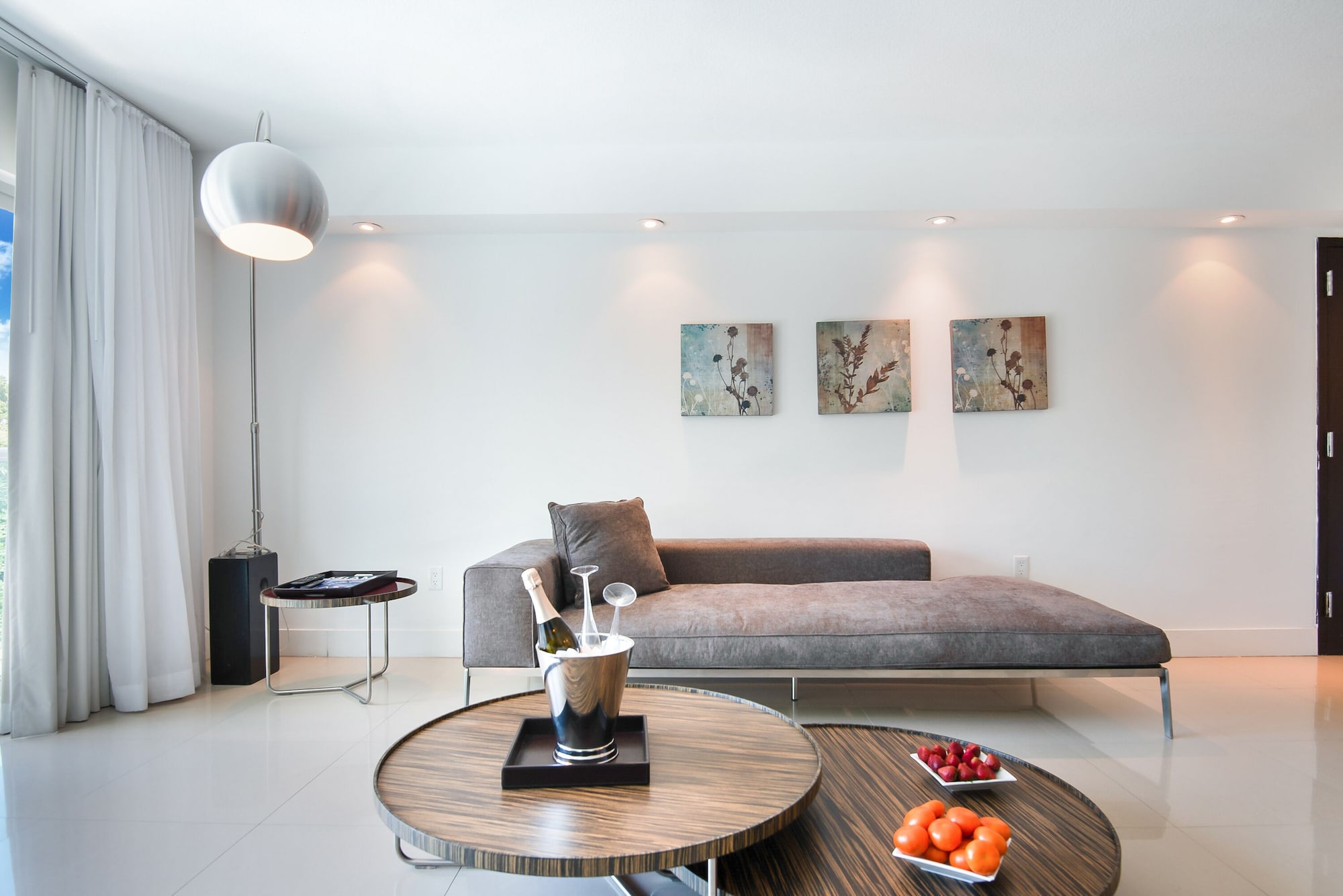 Фото Beach Haus Bal Harbour