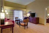 Фото Courtyard by Marriott Richmond Airport