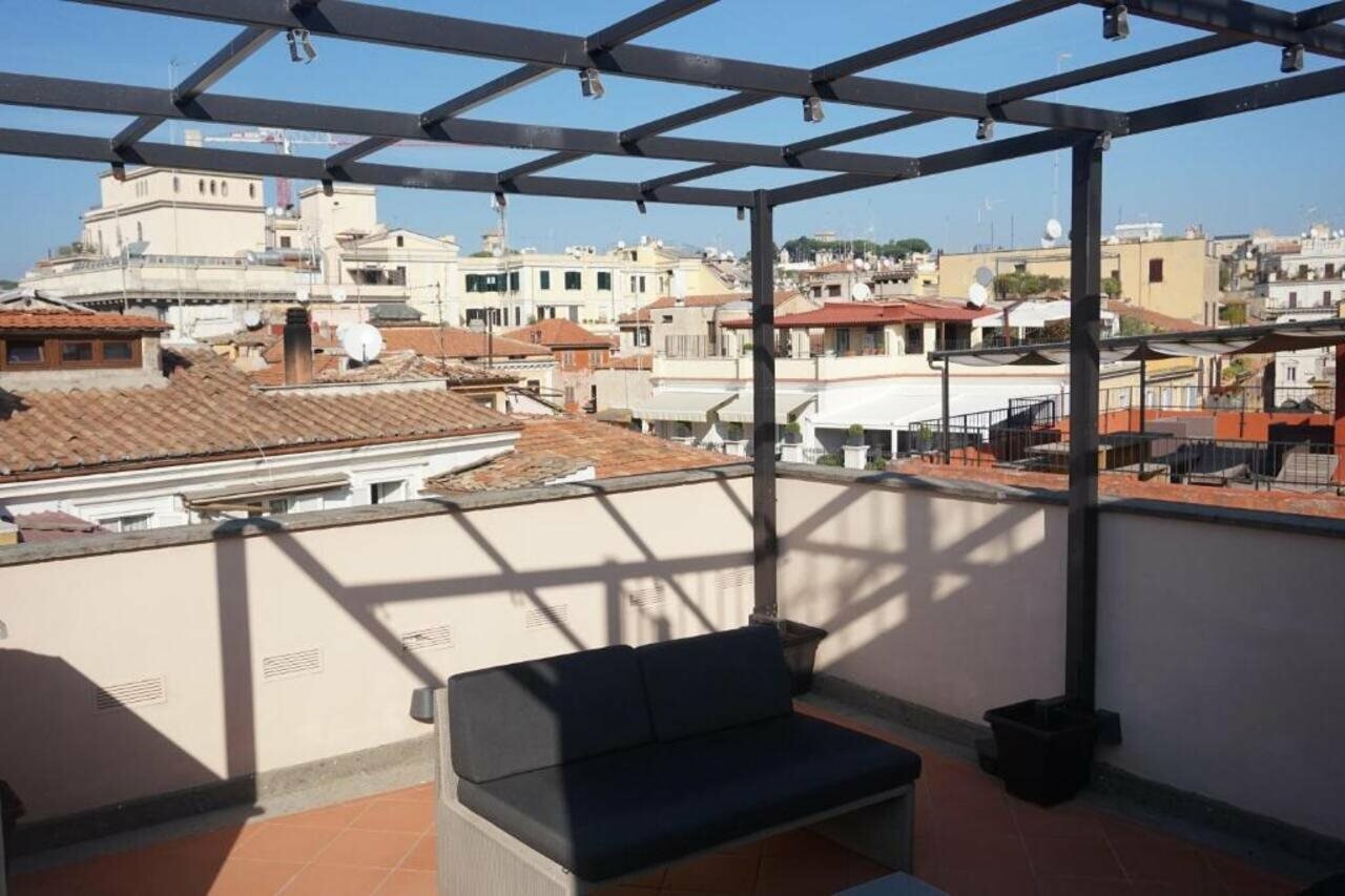 Фото Trevi Palace Luxury Inn