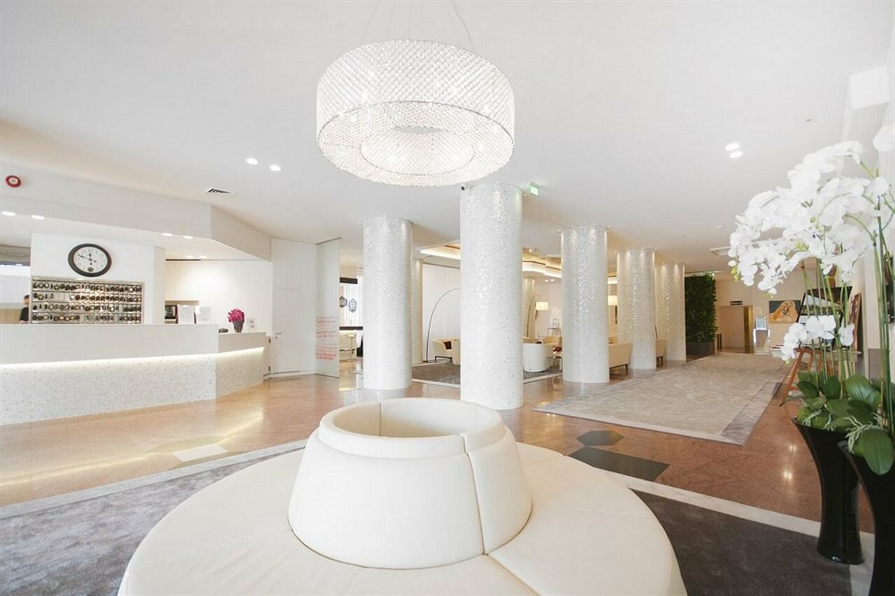 Фото отеля 2