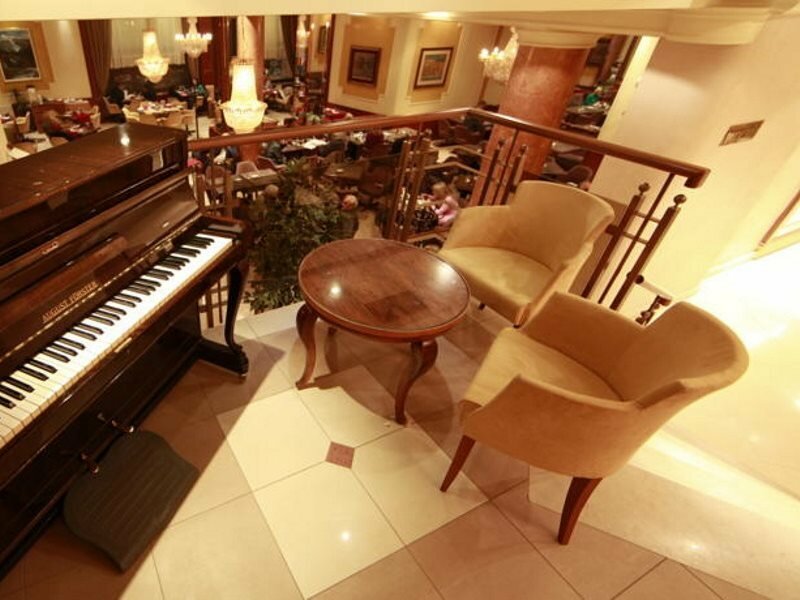 Фото Hotel Majestic