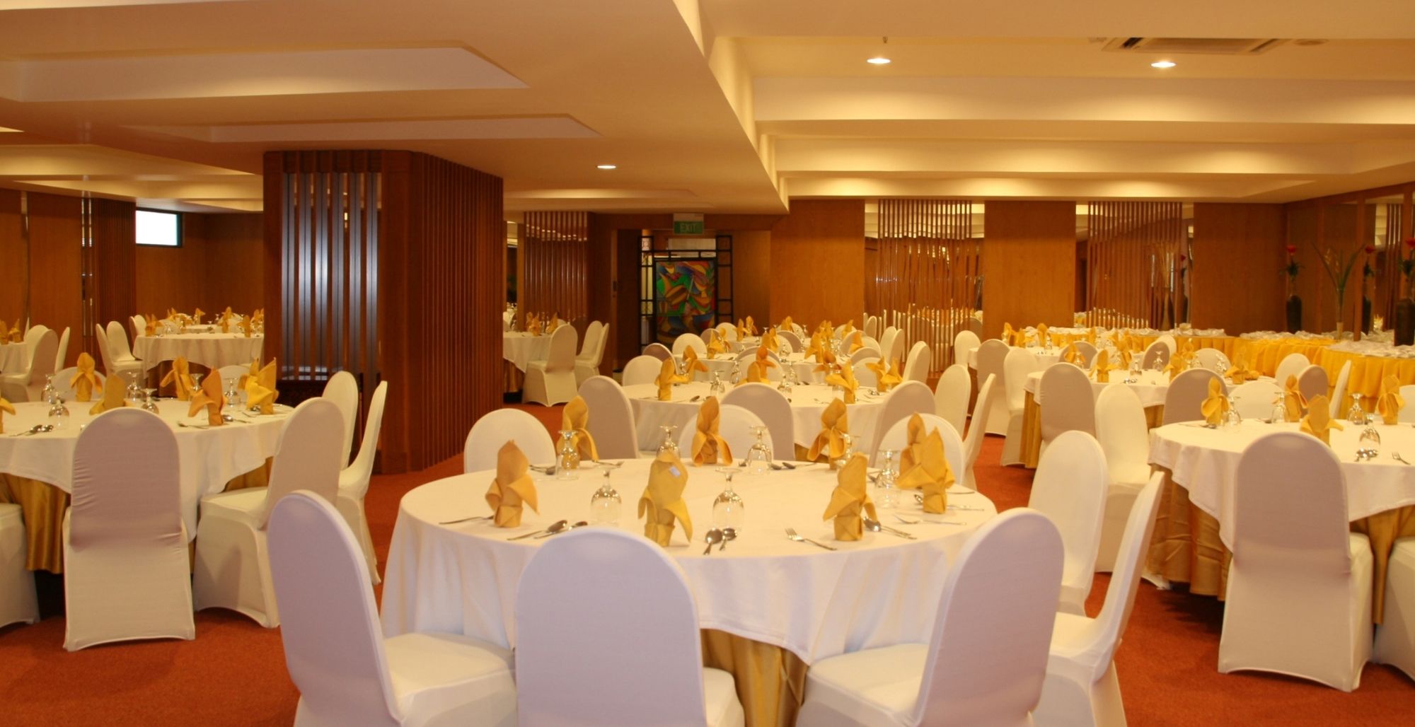 Фото Grand Pasundan Convention Hotel