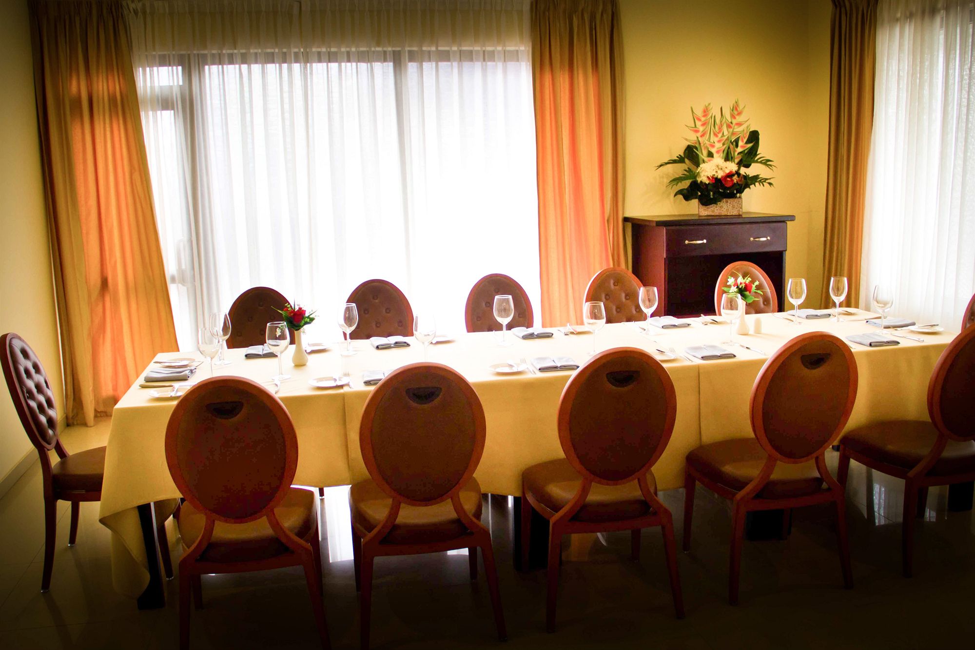 Фото Royal Nick Hotel