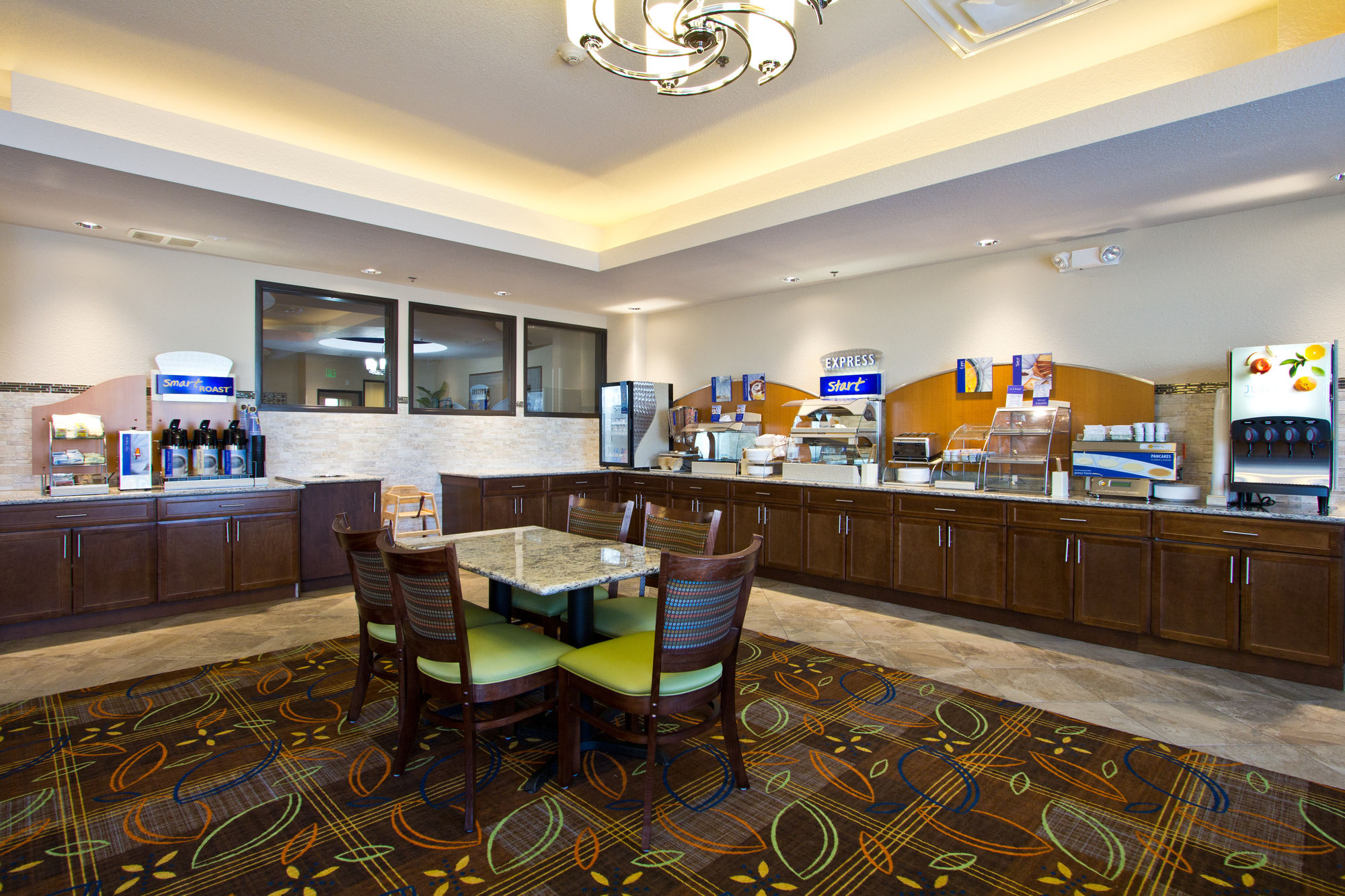 Фото Holiday Inn Express Hotel & Suites Denver East-Peoria Street, an Ihg Hotel