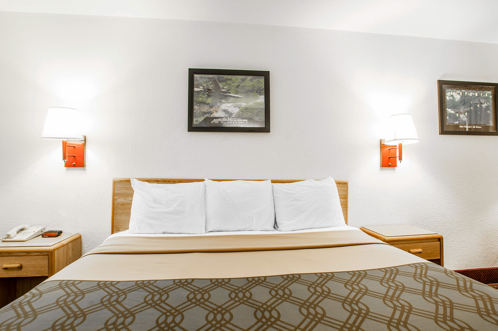 Фото Econo Lodge Truman Inn