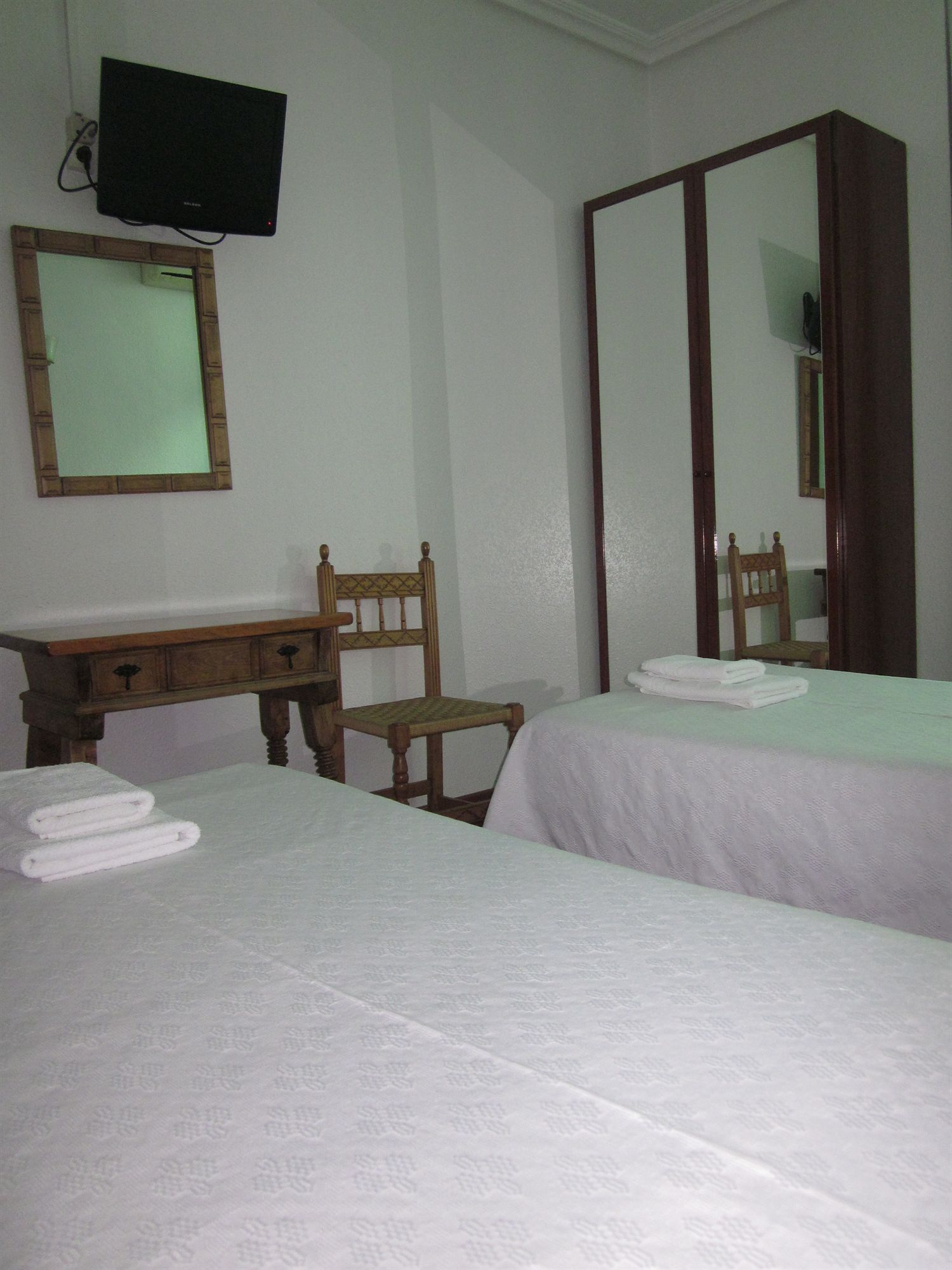 Фото Hostal Esmeralda