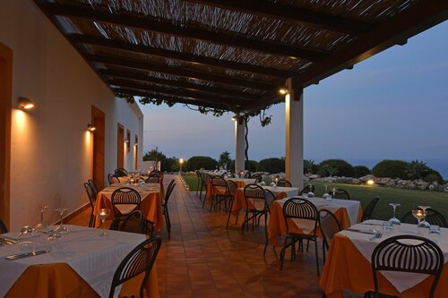 Внешний вид отеля Tenute Plaia Agriturismo в Кастелламмаре-дель-Гольфо, фото 2