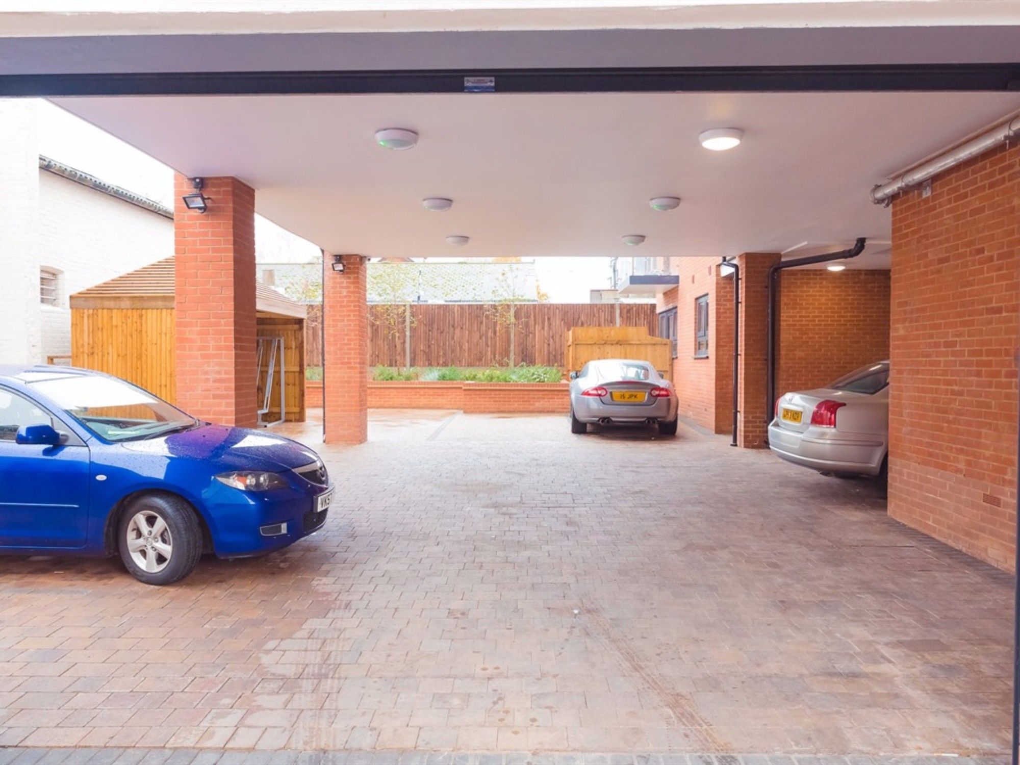 Фото Malthouse Court