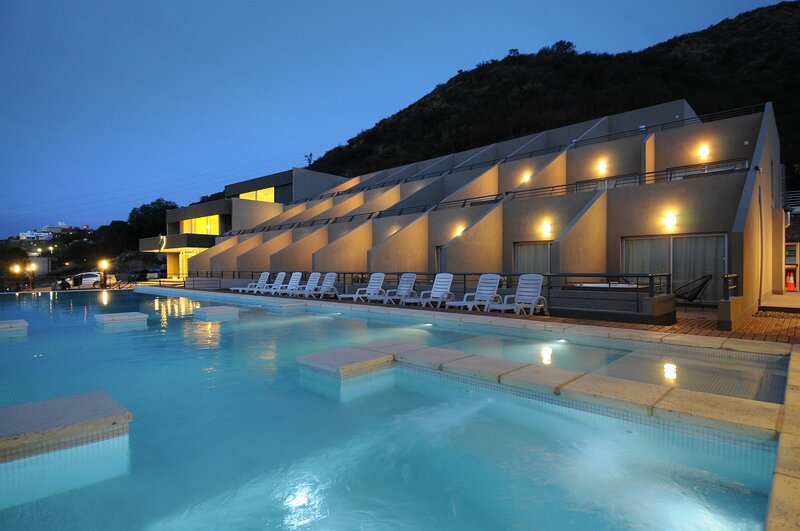 Гостиница Pinares Panorama Suites & SPA в Вилья Карлос Пас