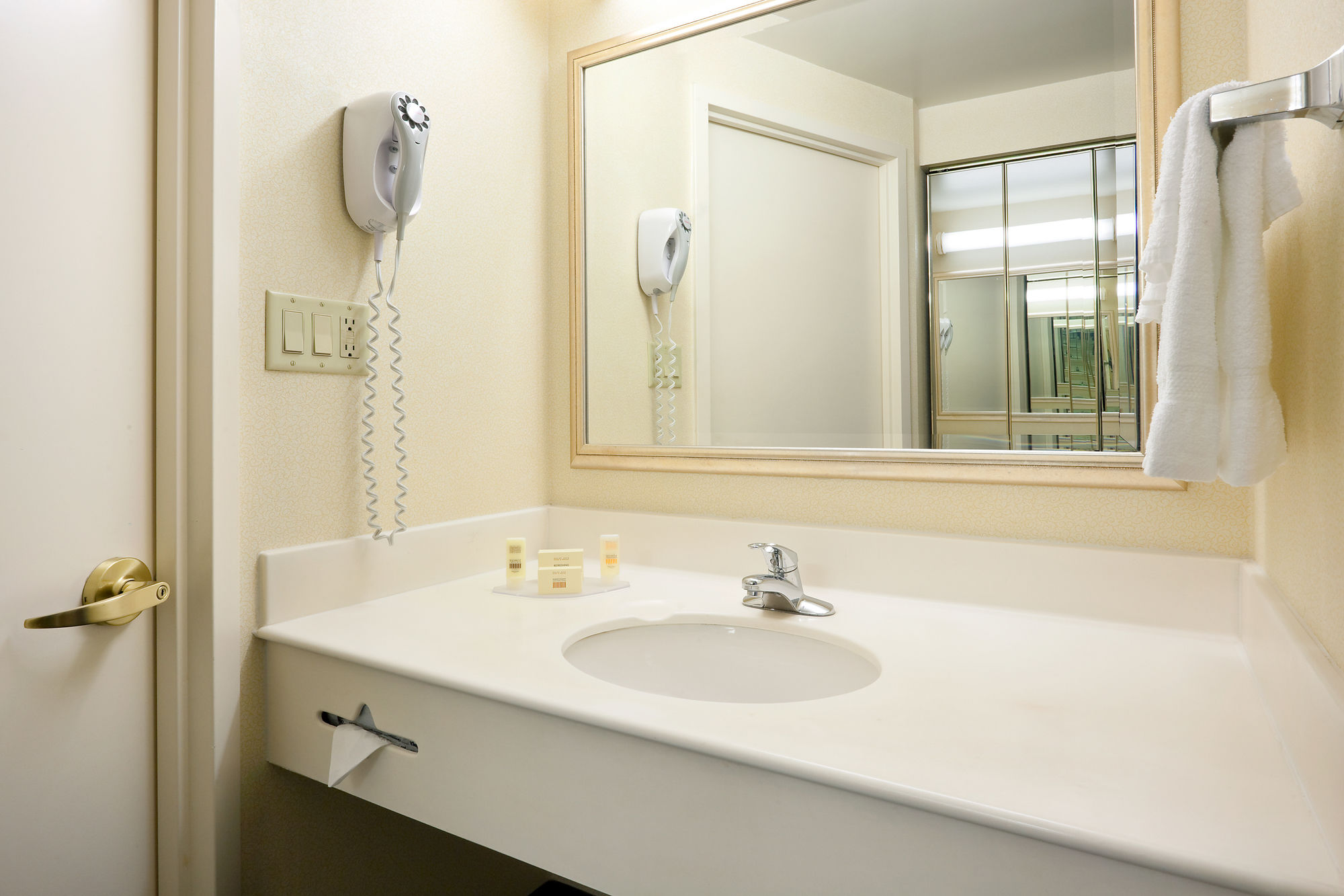 Фото Courtyard by Marriott Toronto Markham