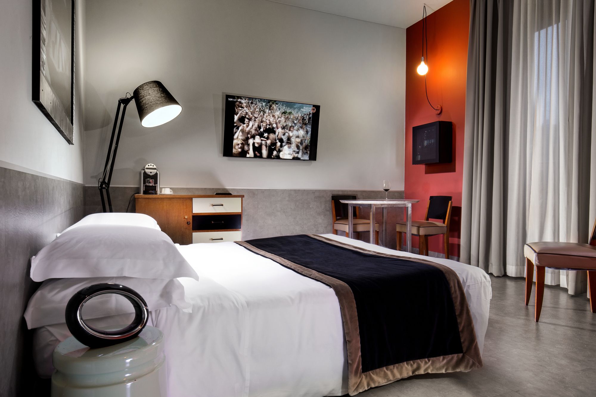 Фото Montenapoleone Suites