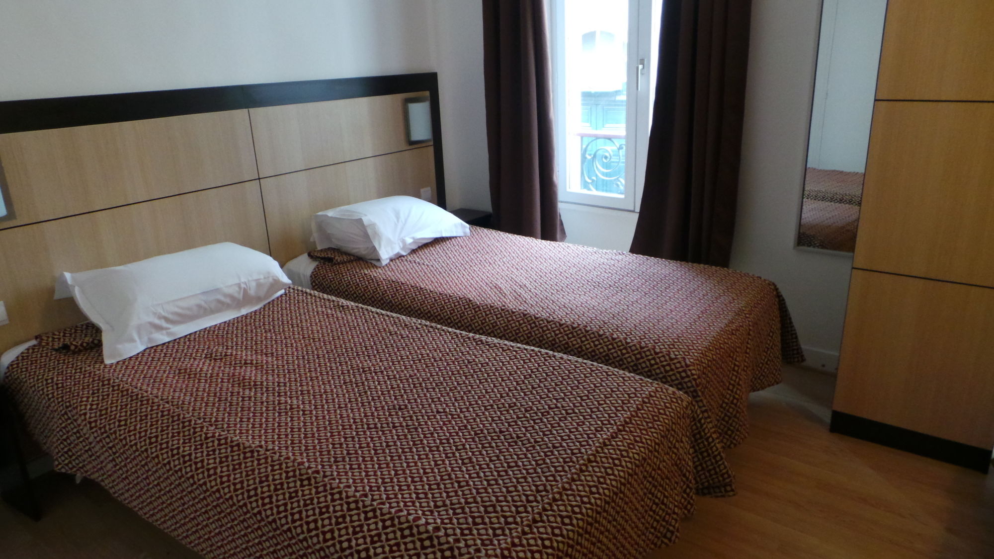 Фото Hôtel de Bordeaux