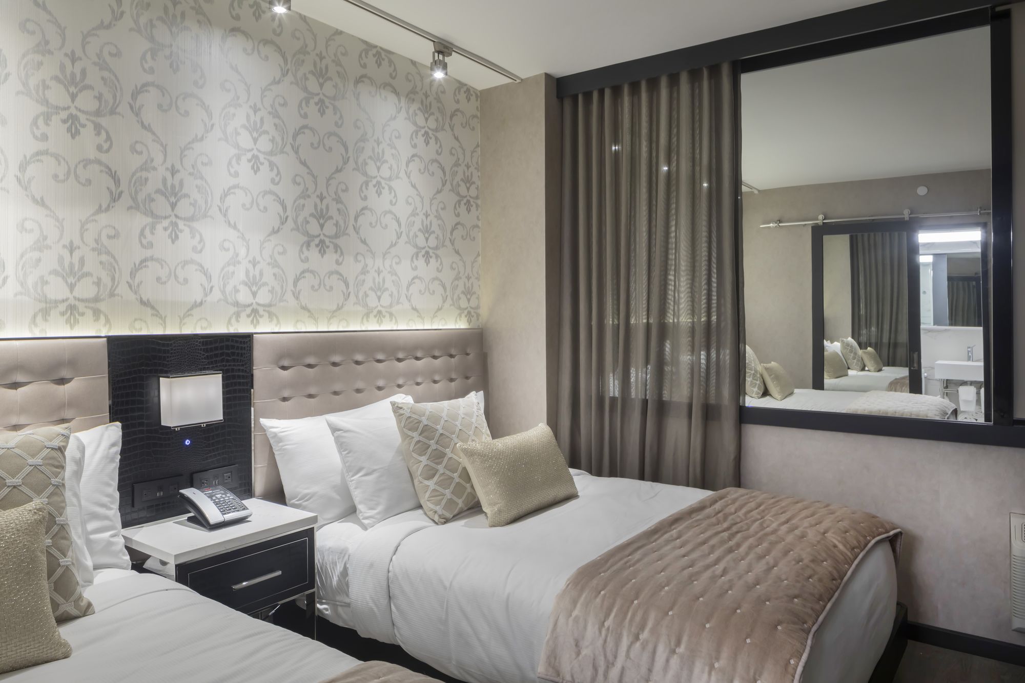 Фото Aliz Hotel Times Square