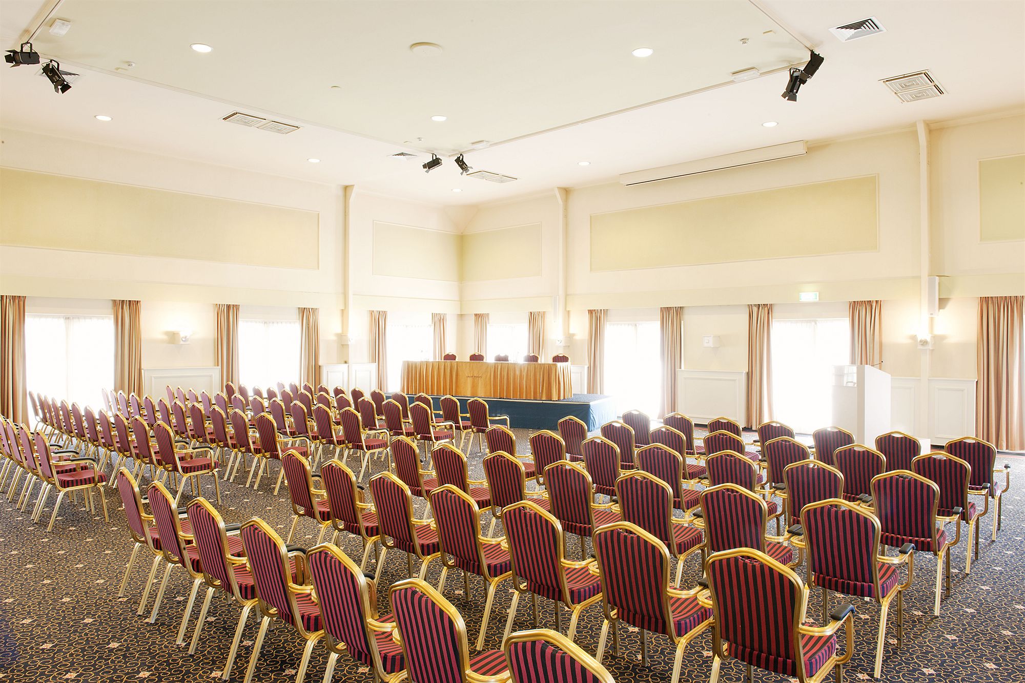 Фото Carlton President