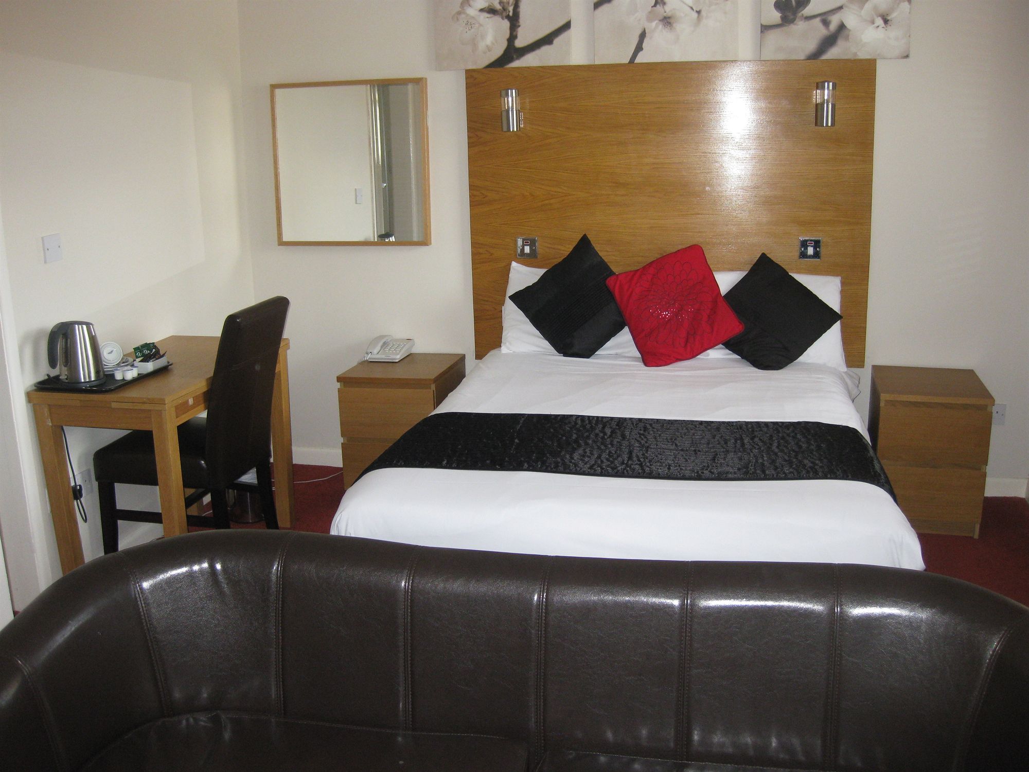 Фото Oyo Kingsley Hotel