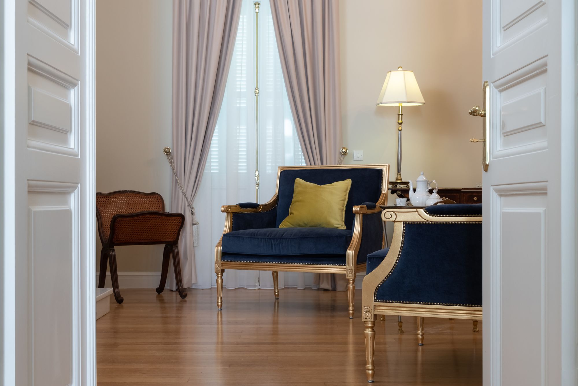 Фото Noble Suites