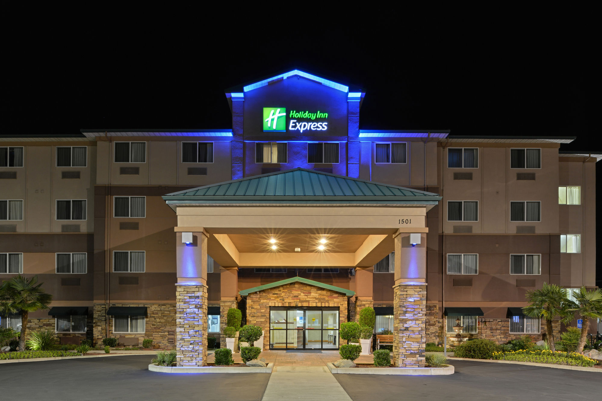 Фото Clarion Pointe Medford