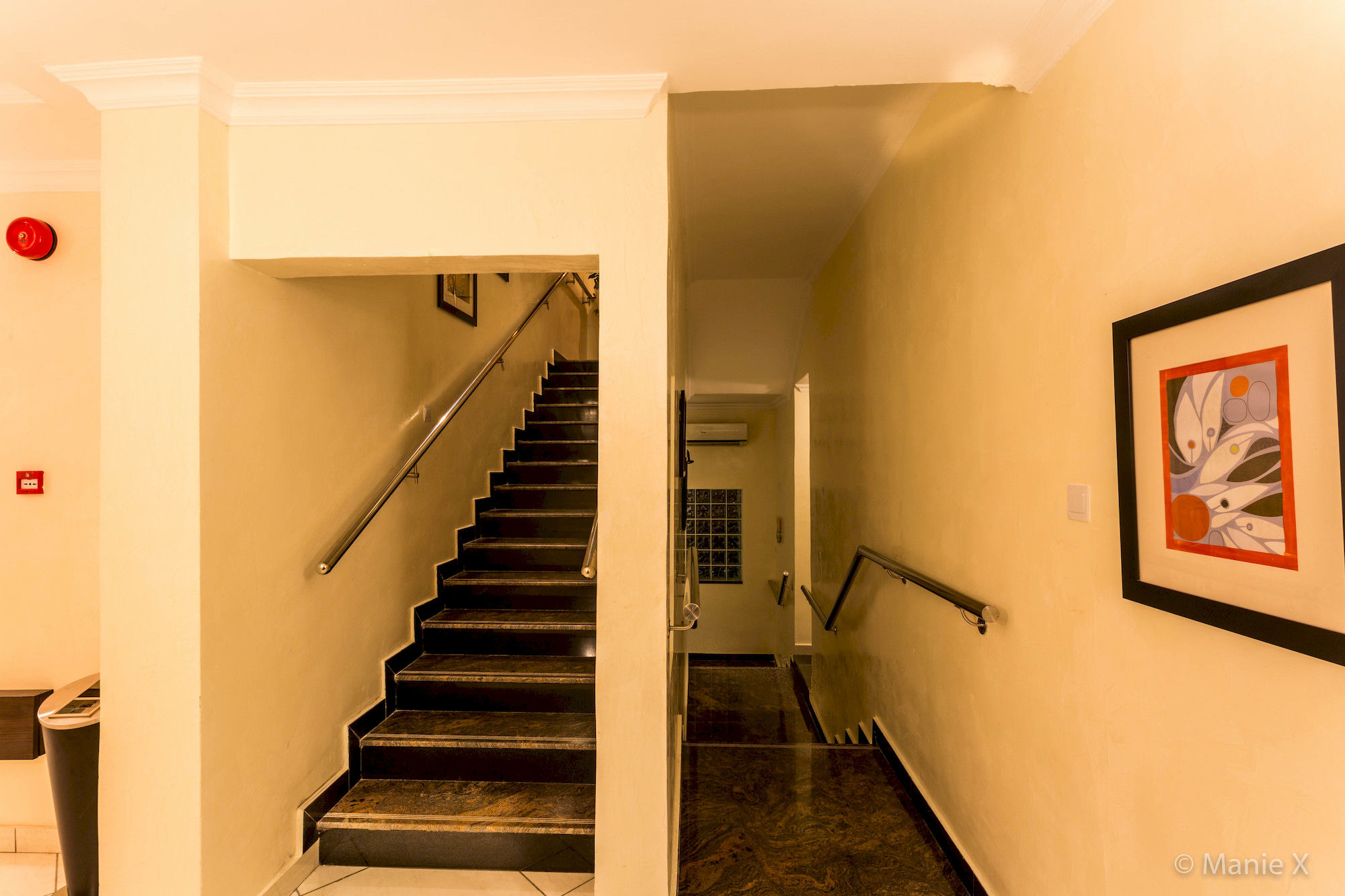 Фото Morning Side Suites Etim Inyang