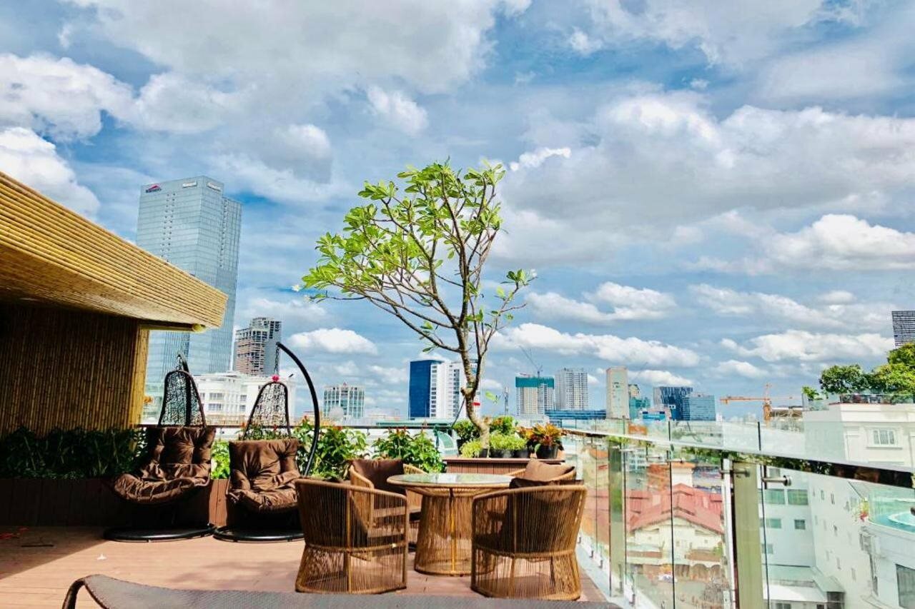 Фото Adora Hotel