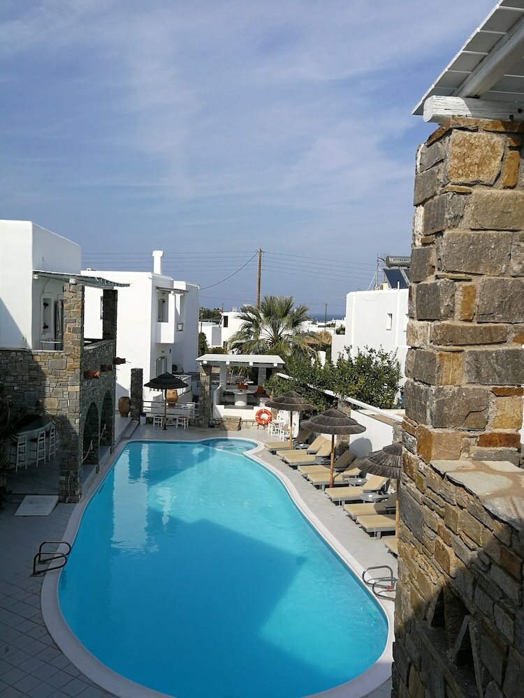 Фото Zefi Hotel & Suites