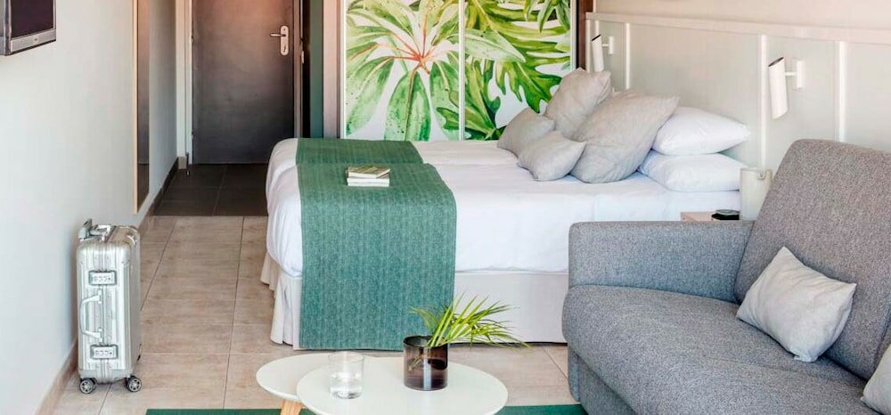 Фото Aqua Hotel Bertran Park