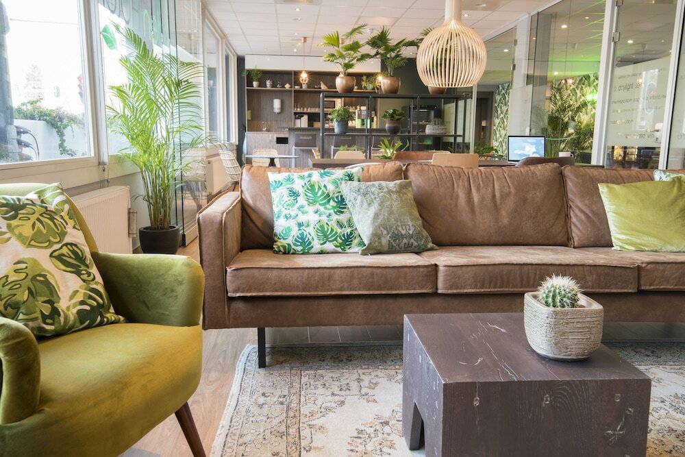 Фото Court Garden Hotel