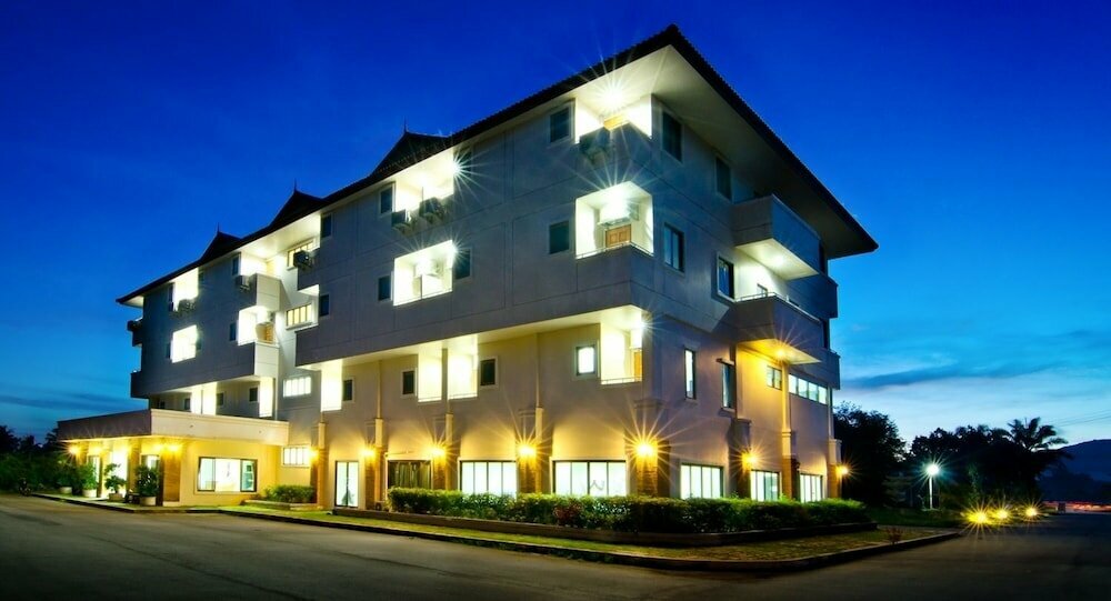 Hotel Diamond Place, Earth, photo