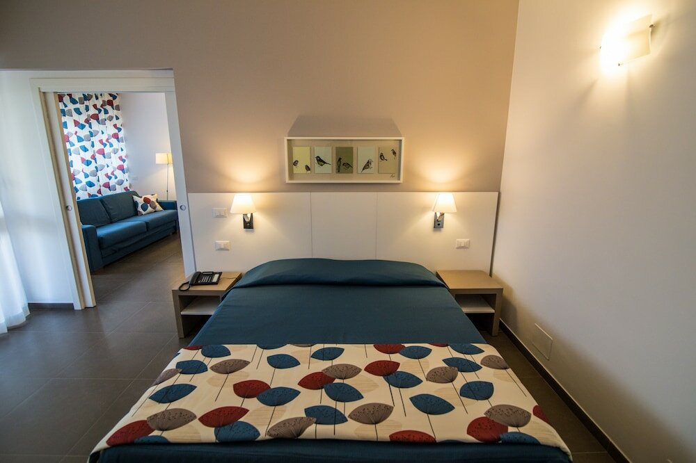 Фото Marbela Apartments & Suites