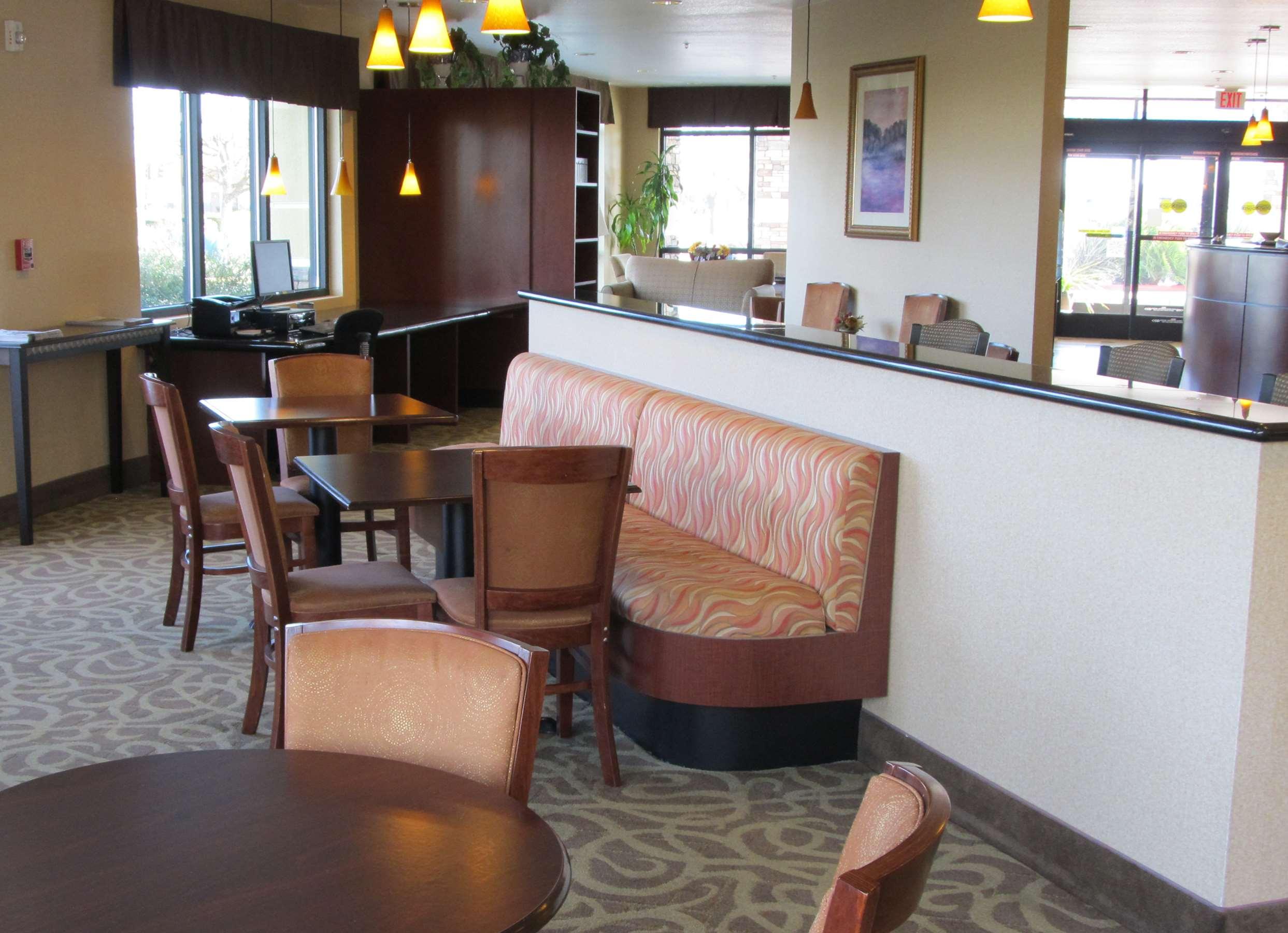 Фото Country Inn & Suites by Radisson, Dixon, Ca - Uc Davis Area