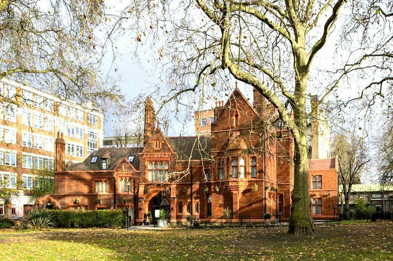 Фото St Paul's Hotel