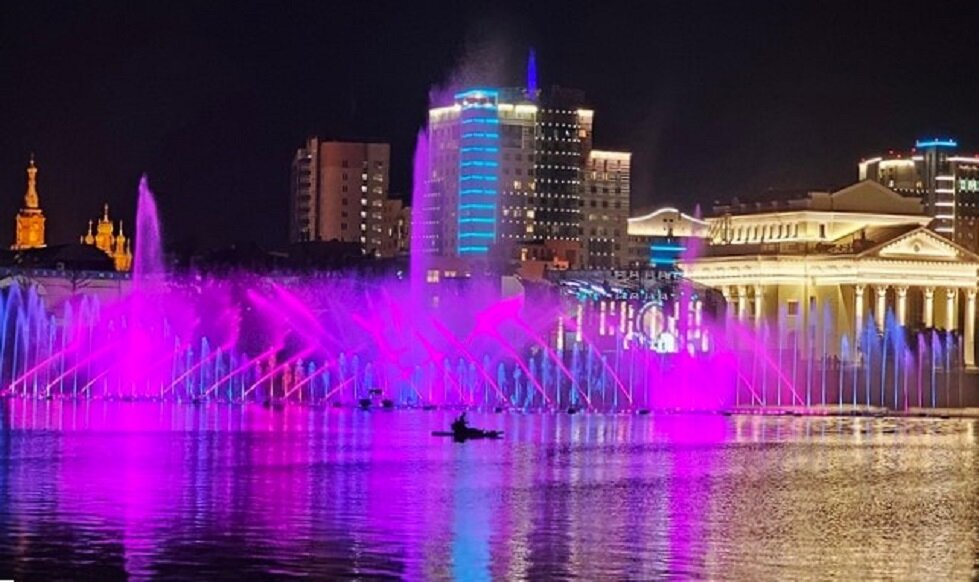 Фото МОИАпарт на улице Коммуны 86