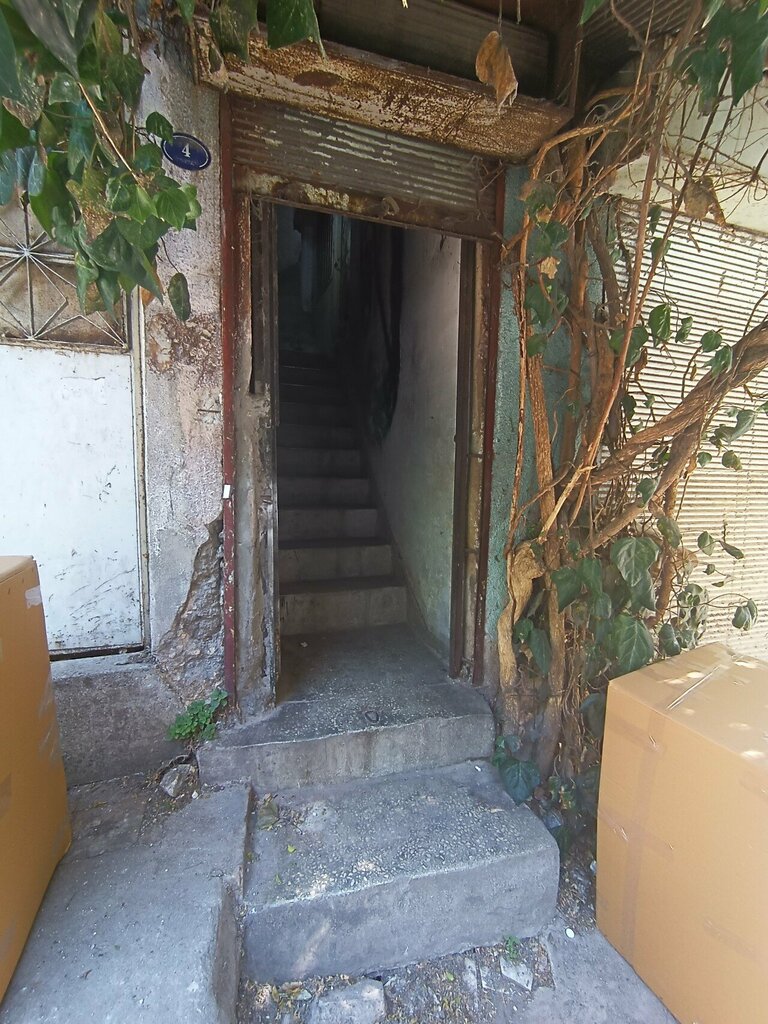 Art workshop Lampshade Wire Chandelier Production Center, Izmir, photo