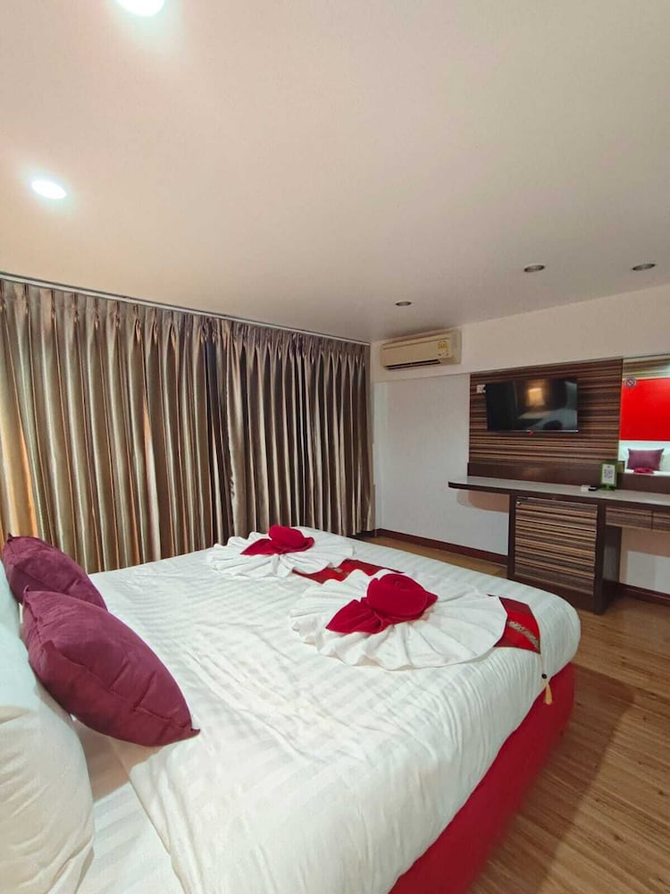 Фото Patong Max Value Hotel