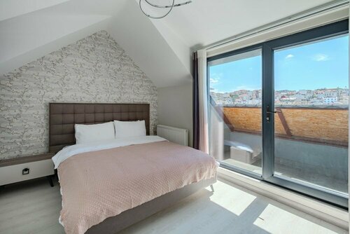 Апартаменты Sea View Duplex w Terrace in Goldenhorn в Бейоглу