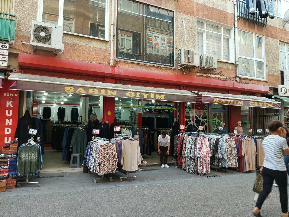 Clothing store Sahin Giyim, Istanbul, photo