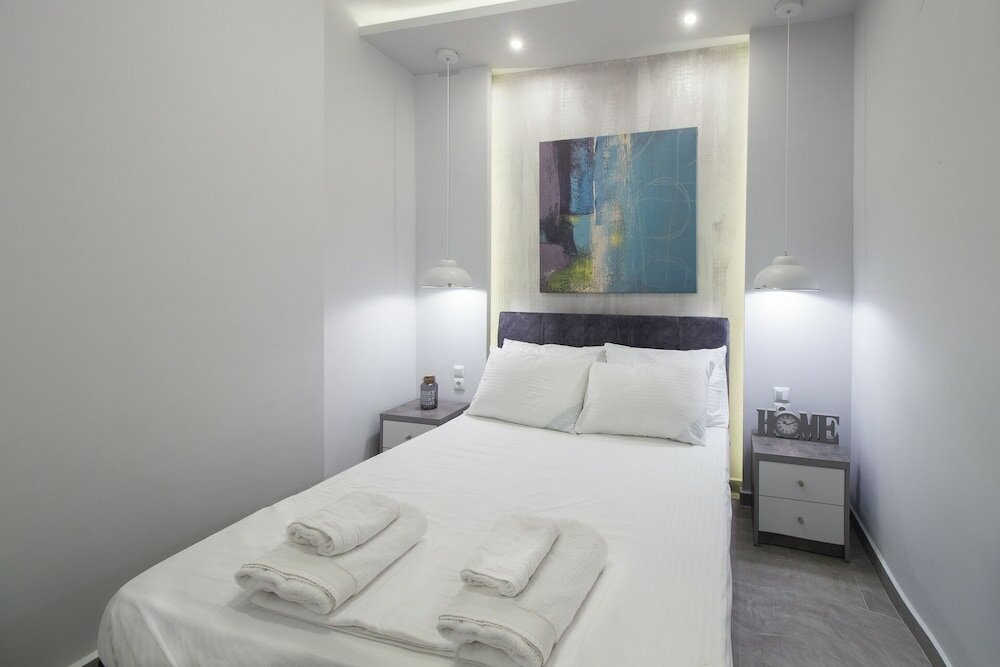 Фото Flow - White Tower Two Bedroom Suite