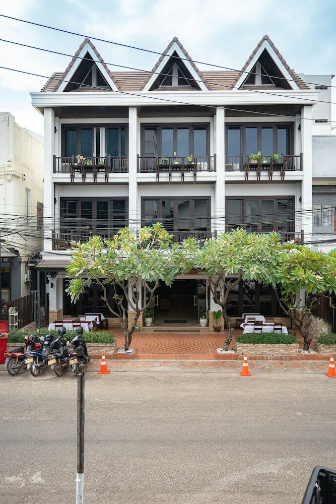Фото Vongkhamsene Boutique Hotel