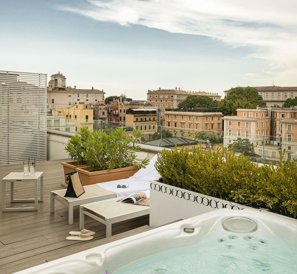 Фото The Glam Hotel