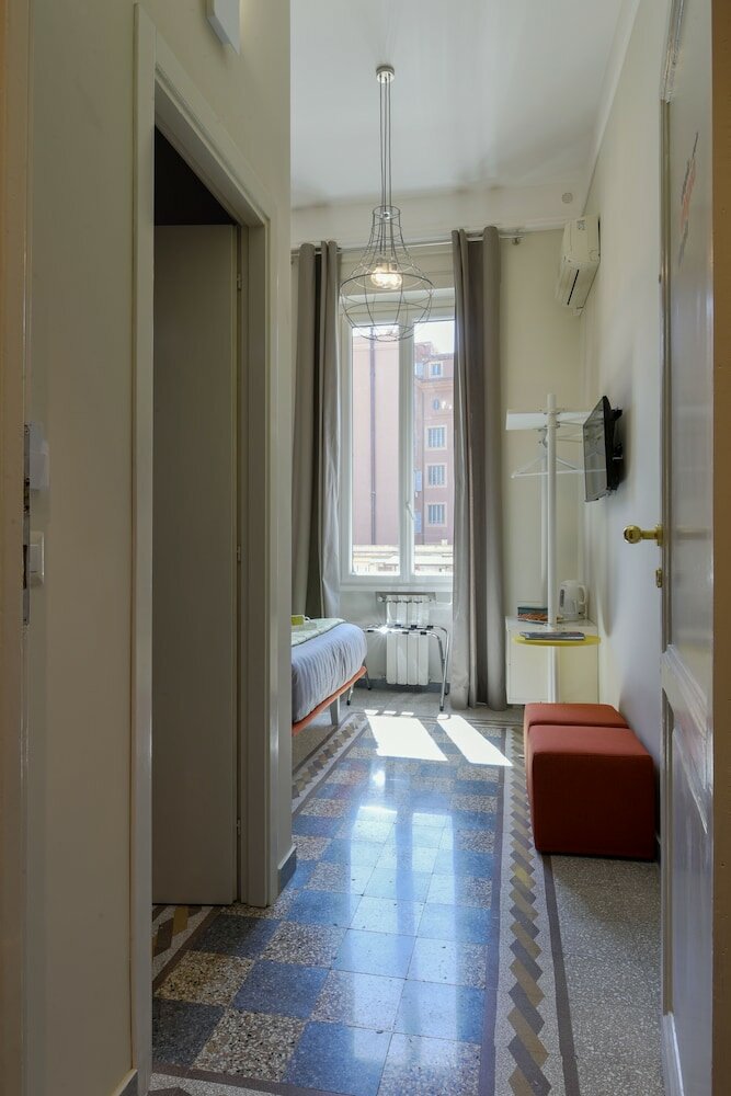 Фото The Pope's Window